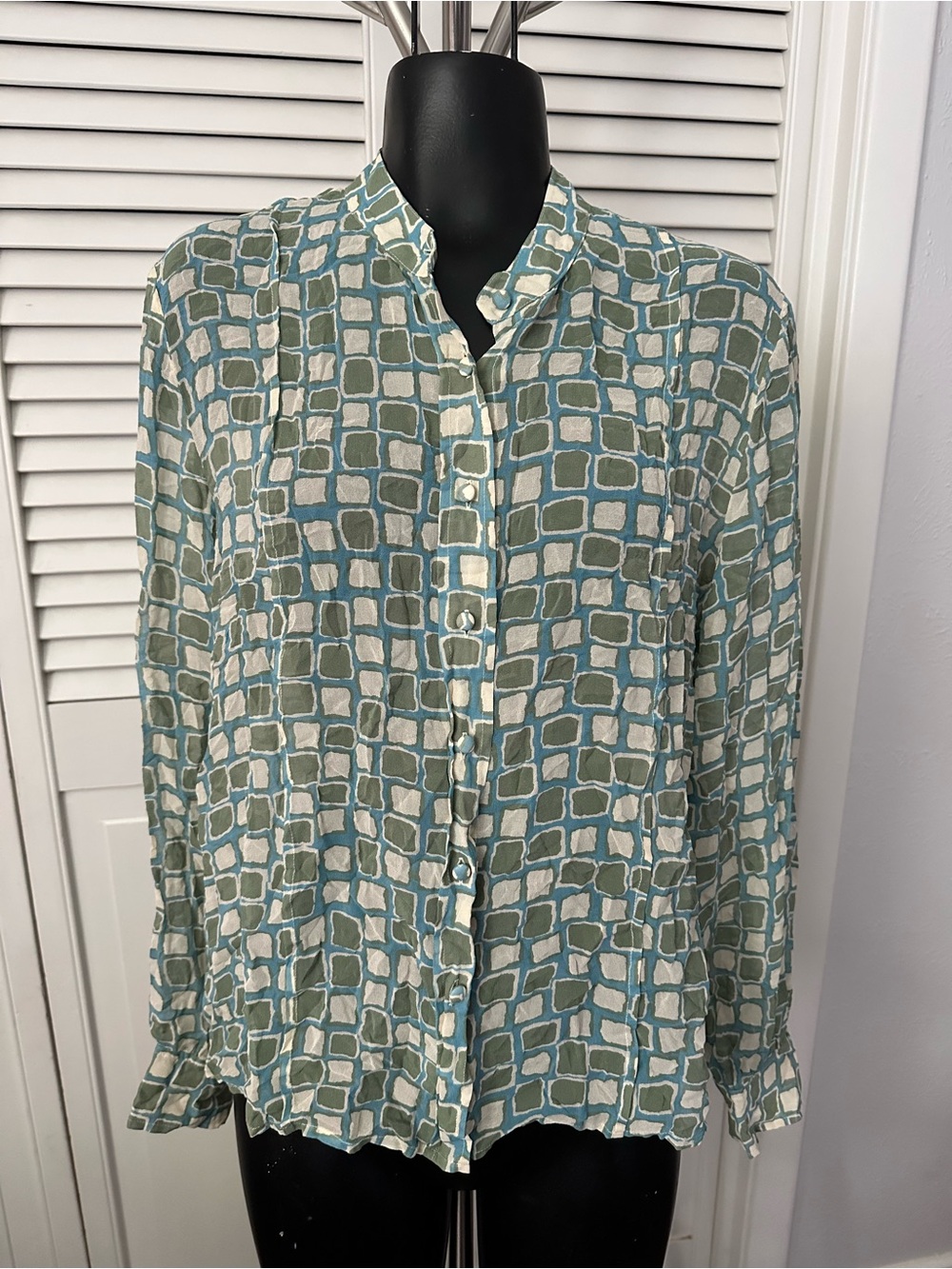 Caslon 100% Silk Vintage Green and Cream Geometric Patterned Button-Up Shirt